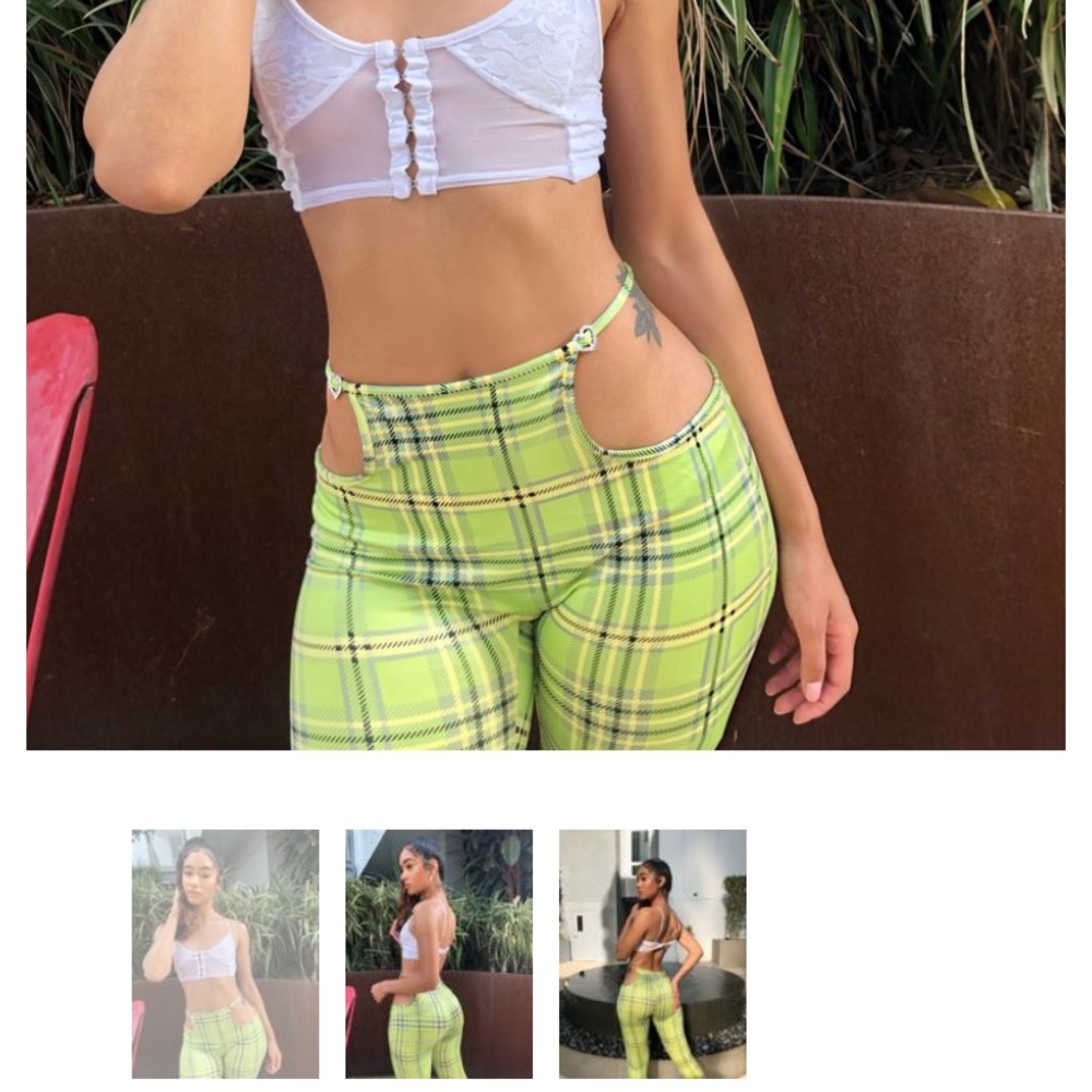 Sexy plaid cut out pants 💚